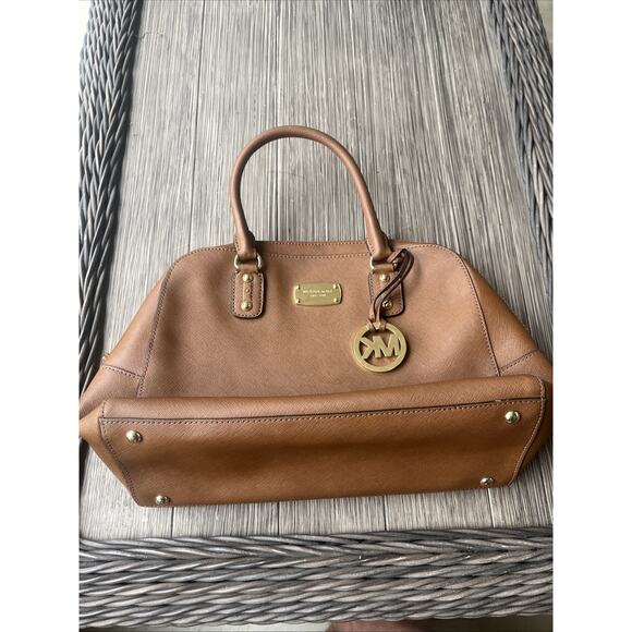 Michael Kors Handbags - MICHAEL KORS Sandrine Saffiano Satchel Purse Tan Zipper Crossbody Hand Bag